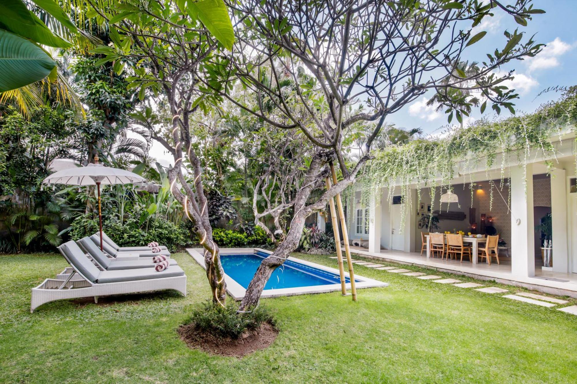 Villa Lodek Deluxe Seminyak  Bagian luar foto